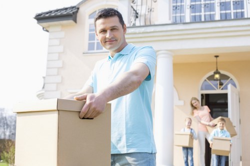 Muswellhill local movers handling a fast property move with care